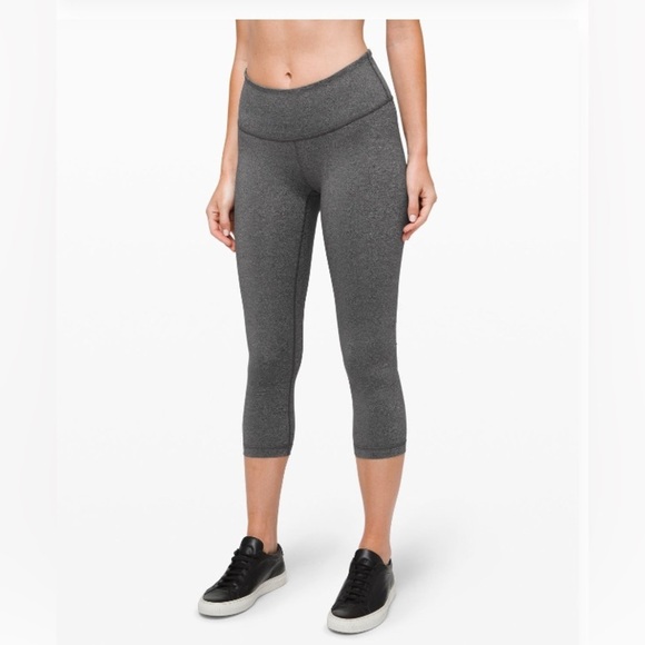 Lululemon Wunder Under Crop Luxtreme Heathered Black Size 6 - Picture 1 of 6
